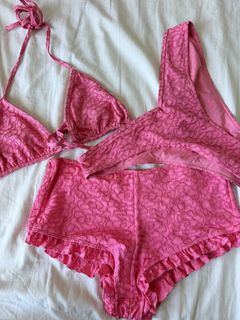 (Category: ) located in . Submitted by aiaaaaa (Listing ID 1463195939, Image 1). Description: .