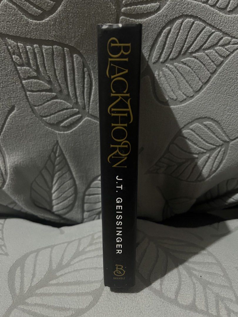 Blackthorn Deluxe Edition (Hardcover) (Category: Storybooks) located in Subic. Submitted by thebookowl (Listing ID 1463317226, Image 3). Description: Please avoid asking questions that are already on this post: Authentic Deluxe edition with sprayed and stenciled edges Foil stamp on hardcover Endpaper artwork No foxing No tanning No spine crease Minor dents due to shipping Please refer to photos Last price posted Available unless posted otherwise.