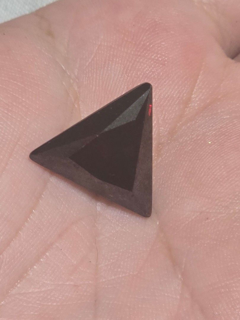 Blood red stone (Category: Precious Stones) located in Ligao. Submitted by veetrinkets (Listing ID 1463251247, Image 1). Description: with flashing blood red color.