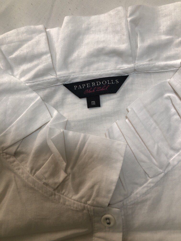 Blouse for ladies (Category: Blouses) located in Quezon City. Submitted by therosa (Listing ID 1463174341, Image 2). Description: White Medium for normal body Puff sleeve.