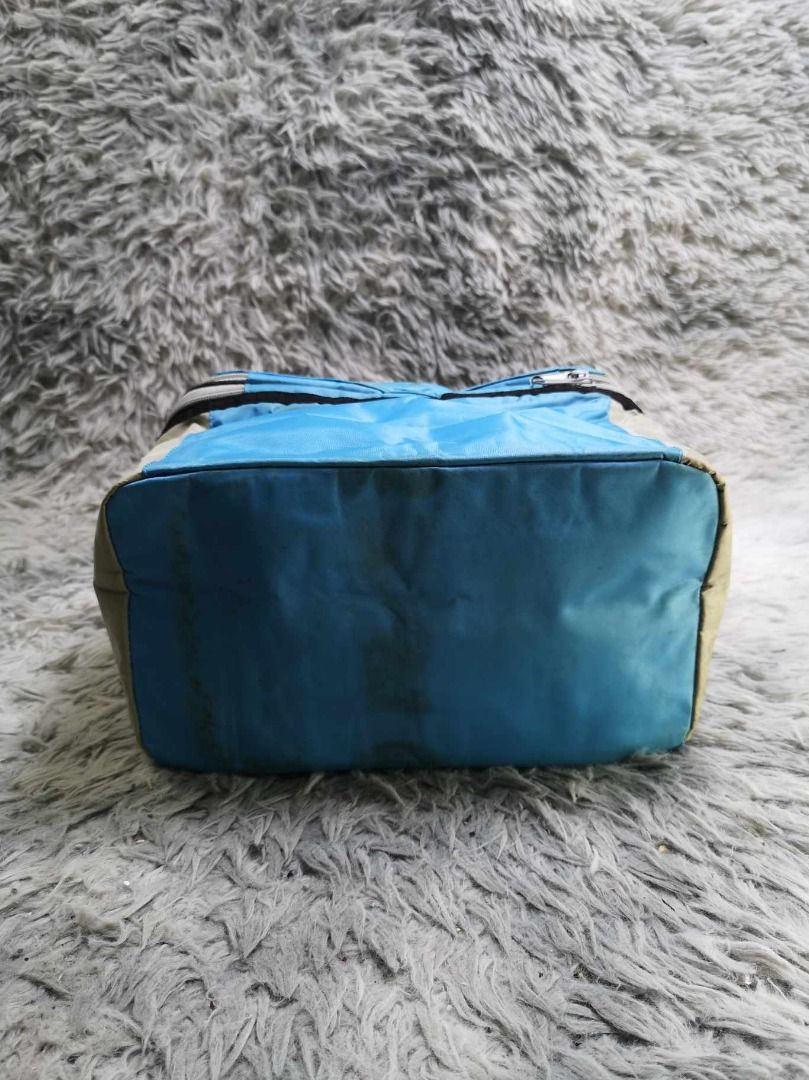 Blue Two Tier Insulated Cooler Bag (Category: Looking For) located in Santa Cruz. Submitted by jmy_surplus.2 (Listing ID 1463124313, Image 2). Description: Size ; L - 11 W - 13 Color ; Blue Type ; Insulated Cooler Bag Brand ; No brand Material ; Nylon Style ; Insulated Zipper Closure Cooler bag LR 129 JMY 3 Batch #223.