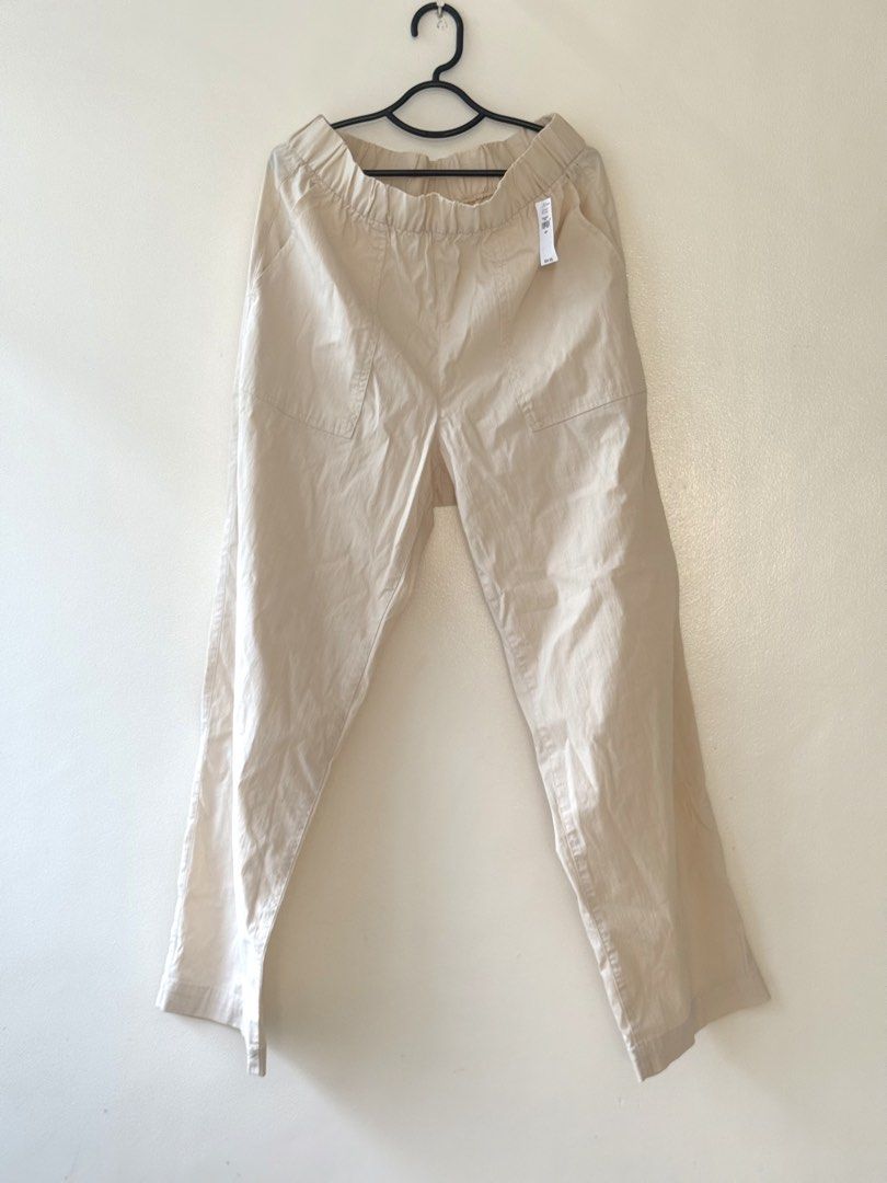 SMALL BNWT GAP Off-Duty Khaki Pants (Category: Other Bottoms) located in San Juan City. Submitted by sayshops (Listing ID 1463171832, Image 1). Description: Brand: GAP Color: Khaki Waistband: Elastic for ultimate comfort Pockets: Two front pockets, two buttoned back pockets Fit: Straight leg Condition: Brand new with original tag attached Originally CAD $ 85 (around ₱3800) selling for ₱500 only helping tags UNIQLO ZARA MANGO .
