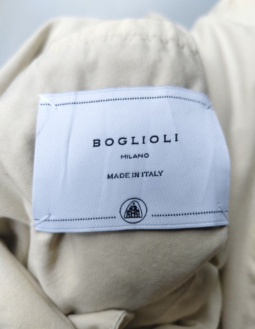 BOGLIOLI Italy (💯 authentic) (Category: Coats, Jackets and Outerwear) located in Baguio. Submitted by archival_thrifted.ph. (Listing ID 1463220383, Image 2). Description: FOR SALE ‼️ .BOGLIOLI MENS BLAZER .MADE IN ITALY 🇮🇹 . EXCELLENT CONDITION .SIZE 54 ON TAG .PHP 7800 PLUS SF .❌❌ COP/COD .MOP GCASH .COURIER J&T .BAGUIO AREA .DM FOR SURE BUYER TY.