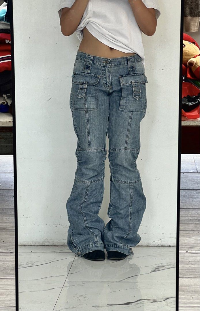 Bootcut Authentic Style Blue Denim Cargo Jeans (Category: Jeans) located in Manila. Submitted by thriftwawi (Listing ID 1463158087, Image 1). Description: Waist - 26 Lenght -39 - Blue denim jeans - Cargo pockets with buckle detail - Size XS - bootcut - Ideal for casual wear.