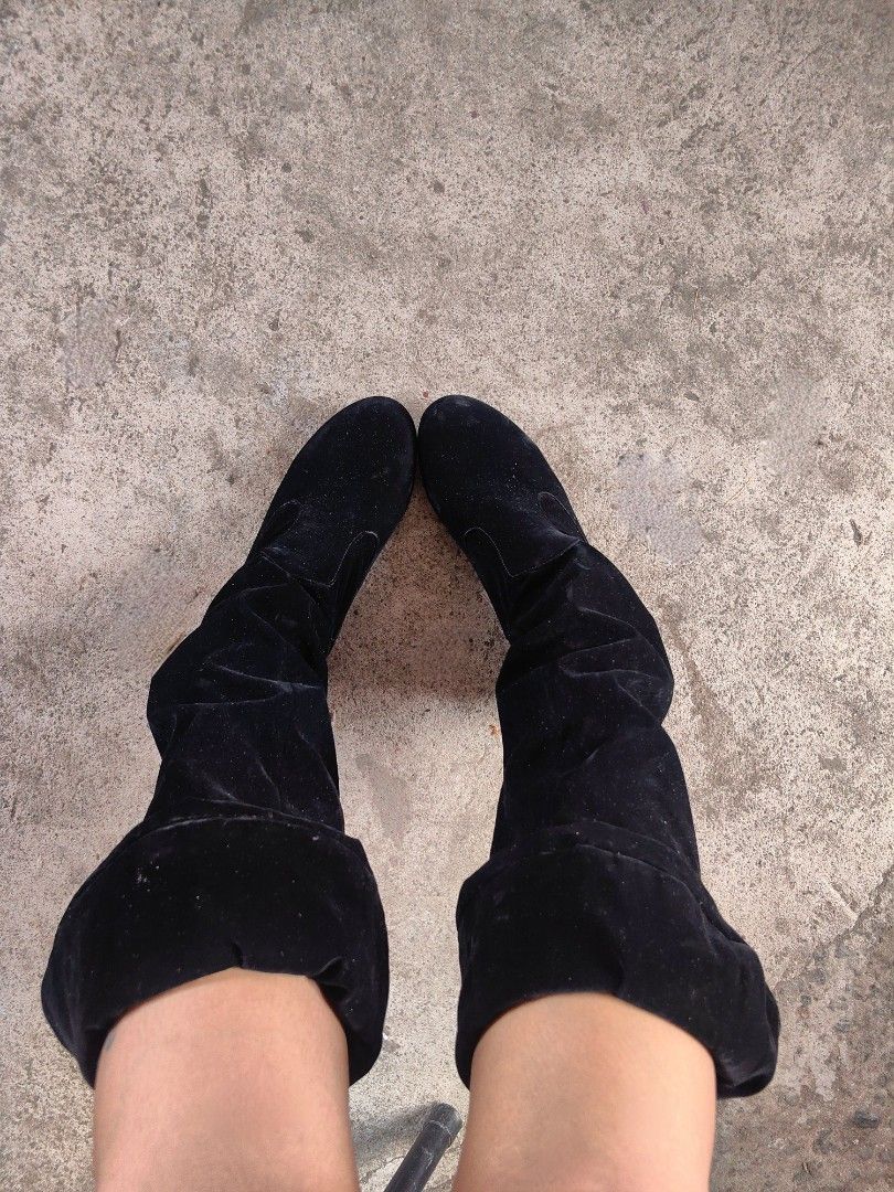 Boots 37/38 (Category: Boots) located in Calamba. Submitted by princesspauliney. (Listing ID 1463215099, Image 1). Description: 450 fixed price no issue Super ganda ✨ Mine now pay now First to pay basis Calamba laguna Shoppee check out.