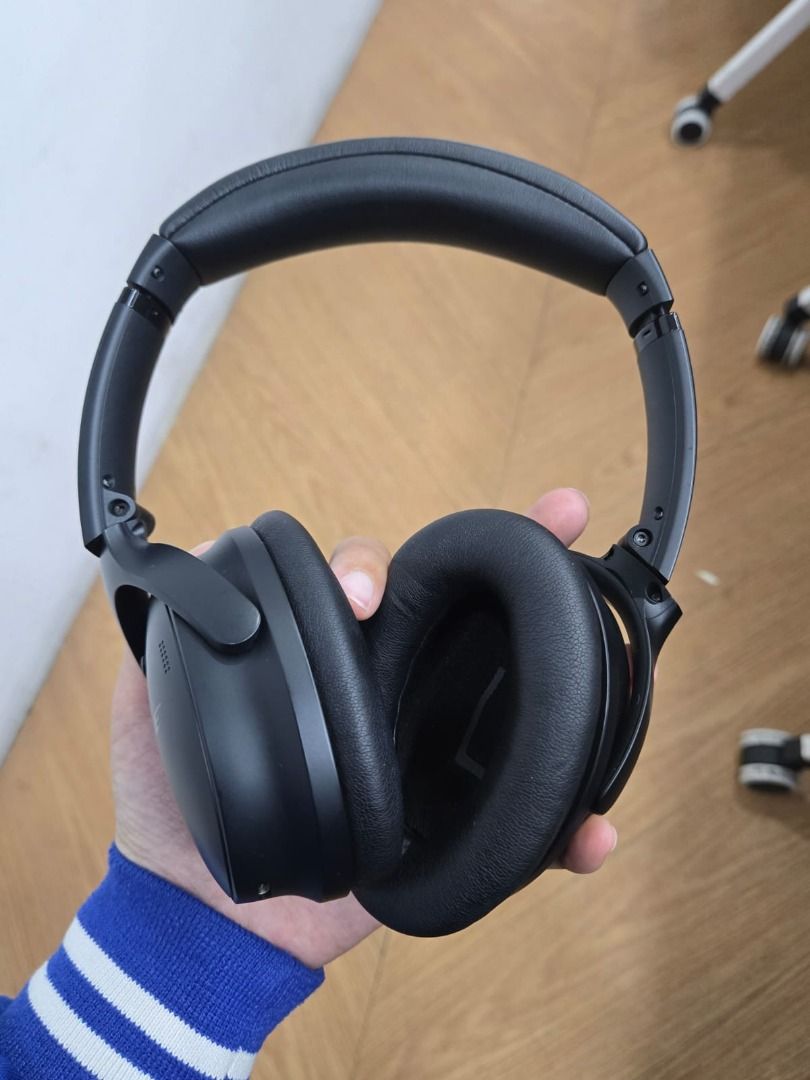 Bose QuietComfort 45 Headphones (Category: Headphones & Headsets) located in Quezon City. Submitted by silvercrystal.4eaa37 (Listing ID 1463175253, Image 2). Description: - Bose QuietComfort 45 Headphones (Black) - Industry-leading noise cancellation - Plush, comfortable earcups for extended wear - Exceptional Bose sound quality - Fully functional and in good working condition - Selling because I upgraded to a new pair - With charger and case .