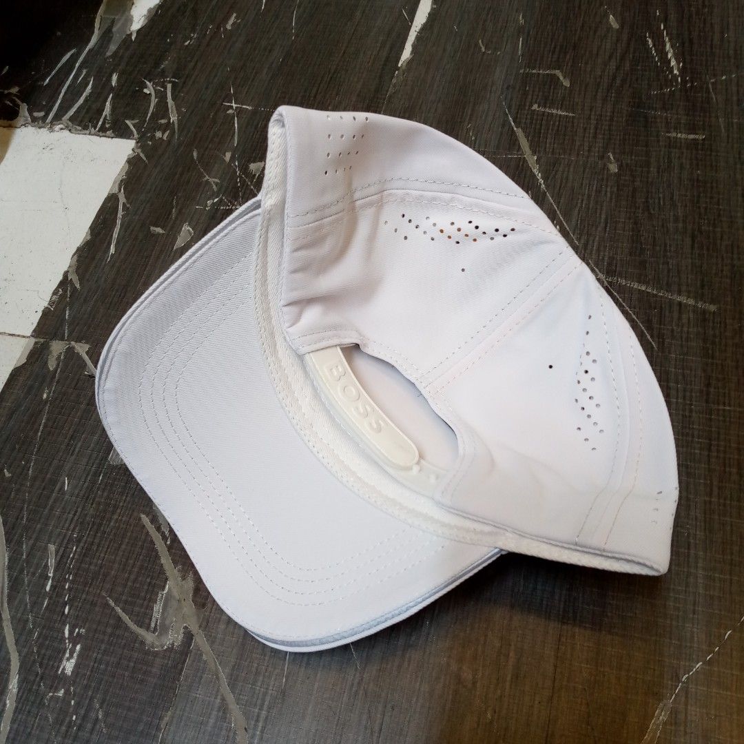 BOSS Est. 1997 Golf Cap White (Category: Caps & Hats) located in Manila. Submitted by pablopresk0. (Listing ID 1463273442, Image 3). Description: FOR SALE🧢 EXCELLENT CONDITION✅ MANILA LOCATION📍 JNT/LBC/LALAMOVE📦 PM IF INTERESTED📩.
