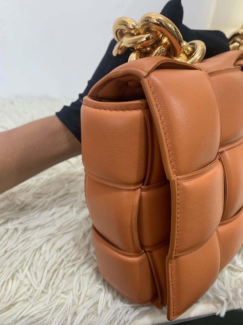 Bottega Veneta cassette chain bag (Category: Luxury Bags & Wallets) located in Passi. Submitted by janbelisario (Listing ID 1463148836, Image 2). Description: Bottega Venetta Casette Chain Bag Rank a Guaranteed #10.