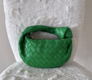 (Category: ) located in . Submitted by closet24 (Listing ID 1463251964, Image 1). Description: .