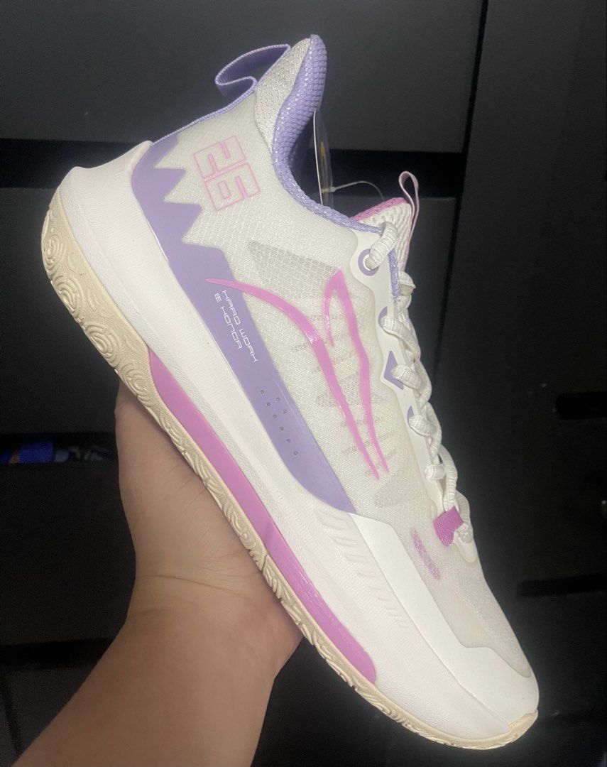 Brand new 361 degrees (Category: Sneakers) located in Manila. Submitted by goutson (Listing ID 1463319164, Image 1). Description: Brand new 361 degrees team DVD Size 10us Selling for 1800 Pick-up mendiola police station tuesday to sunday 9am to 9pm only.