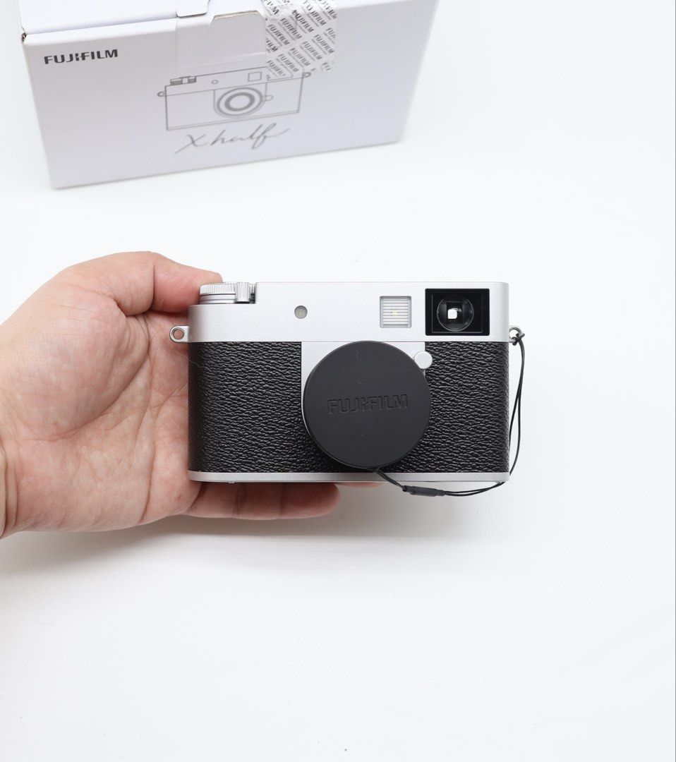 Brand new Fujifilm X-Half (Category: Cameras) located in Manila. Submitted by jaimeeloutan (Listing ID 1463282042, Image 1). Description: for sale! Brand new Fujifilm X Half with 32mm equivalent f/2.8 lens 💰29,490 only fixed price posted brand new inopen lang sa box para picturean. check the sample shot using this camera no edit best seller for beginners, travel camera Asthetic shots - The Fujifilm X Half (X-HF1) 17.74 MP premium compact camera 
