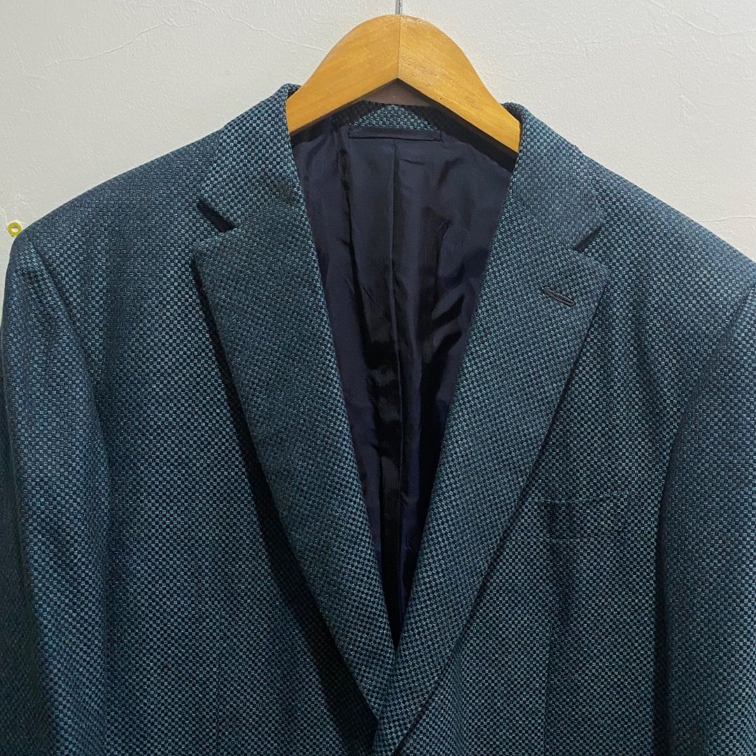 Brioni Single-breasted Jacket Blazer 54 (Category: Coats, Jackets and Outerwear) located in Antipolo. Submitted by bentakahitanoano (Listing ID 1463231199, Image 2). Description: Still in good condition Size 54 Pit to pit 22.5 Length 29 Shoulder 18 Sleeves 25.
