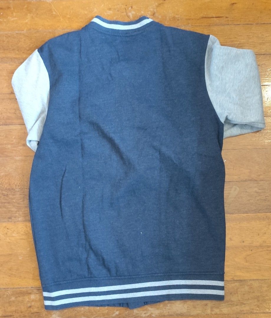 Buffalo Varsity Jacket (Category: Coats, Jackets and Outerwear) located in Paranaque City. Submitted by kingsly42 (Listing ID 1463175440, Image 2). Description: Dimes: chest: 20 inches shoulder: 18 inches sleeve: 7 inches body: 28.5 inches .