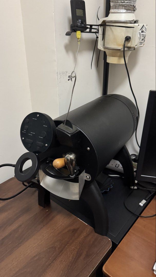 Bullet Coffee Roaster R1V2 （分類：咖啡機及咖啡壺）位於 Hong Kong。 由 n.ming6 提交（商品編號 1463243157，圖片 3）。簡介： 狀態與功能均良好 自行加裝出風溫度計 配備不鏽鋼出豆斗 外置冷卻器。
