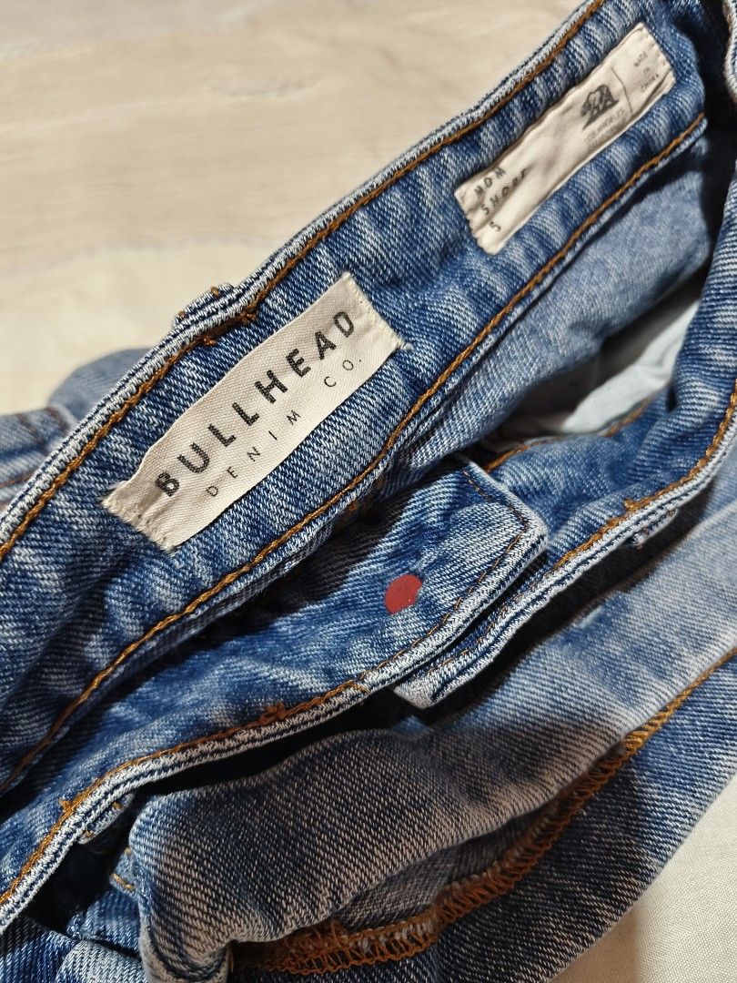 Bullhead Denim Co. Blue Denim Shorts (Category: Shorts) located in Manila. Submitted by immsuarez (Listing ID 1463311432, Image 2). Description: - Brand: Bullhead Denim Co. - Color: Blue Denim - Style: Classic cuffed hem shorts - Closure: Button and zip fly - Pockets: Two front, two back - Occasion: Great for casual wear.