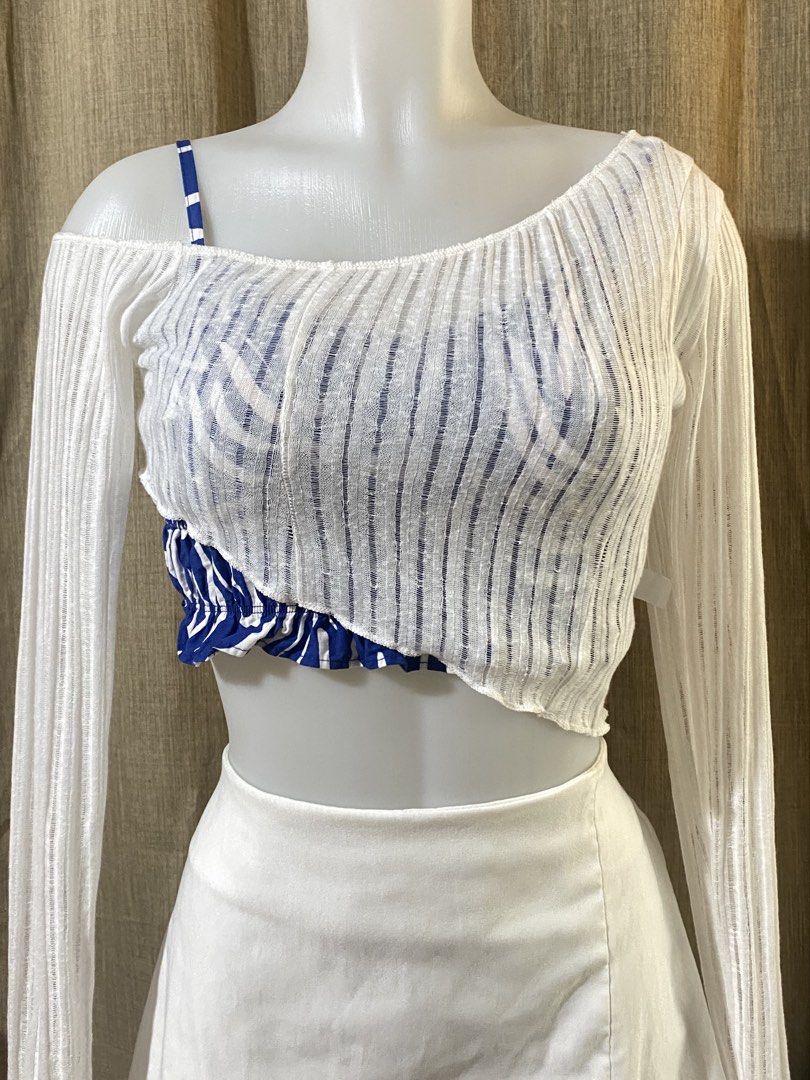 BUNDLE – PRIMARK Cami Crop Top & Ribbed Off-Shoulder Top (Category: Longsleeves) located in Quezon City. Submitted by justine_xx (Listing ID 1463246150, Image 2). Description: ✨ BUY 1 TAKE 1 BUNDLE ✨ Included Items: 💙 PRIMARK Royal Blue Printed Cami Top - Made in India 🤍 White Ribbed Off-Shoulder Top (with THUMB HOLES) - Made in China RFS: Too small for me Product Details: Size: Both item are SMALL PLEASE READ BEFORE BUYING ‼️ • Payment: GCash 