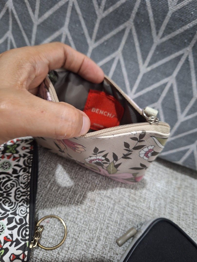 Wallet Bundle A (Category: Purses & Pouches) located in Naga. Submitted by bellebargainbox (Listing ID 1463186077, Image 3). Description: Bench coin purse 1 gadget case 1 printed coin purse.