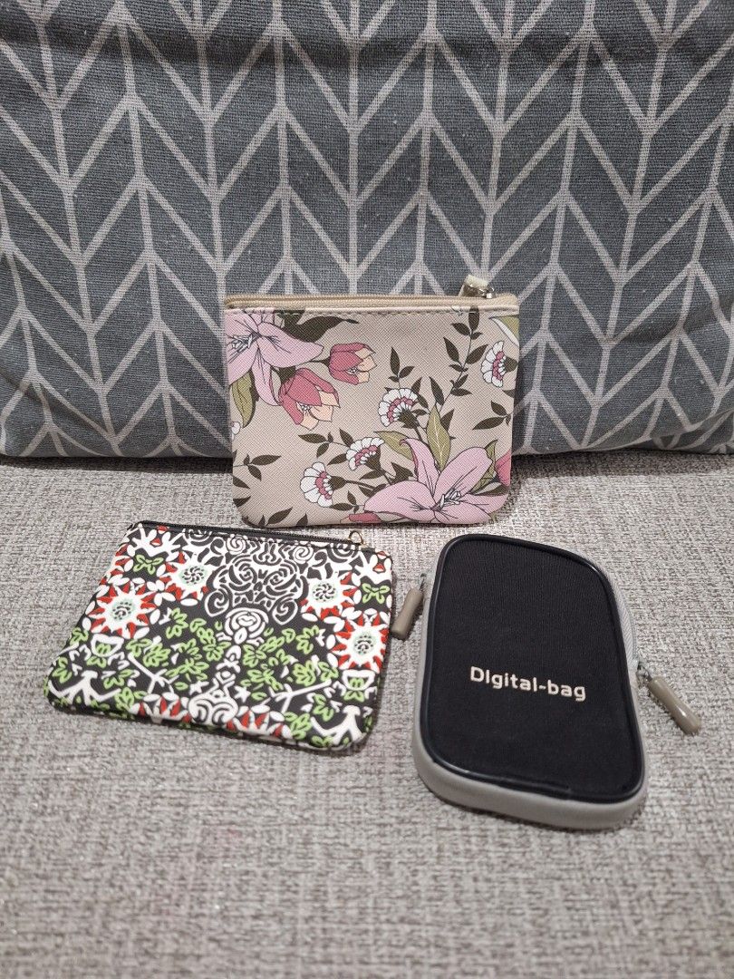 Wallet Bundle A (Category: Purses & Pouches) located in Naga. Submitted by bellebargainbox (Listing ID 1463186077, Image 1). Description: Bench coin purse 1 gadget case 1 printed coin purse.