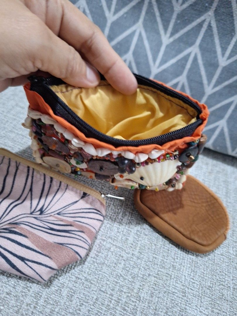 Wallet Bundle C (Category: Purses & Pouches) located in Naga. Submitted by bellebargainbox (Listing ID 1463187407, Image 3). Description: 1 native wallet 1 cloth purse 1 leather coin purse slightly negotiable.