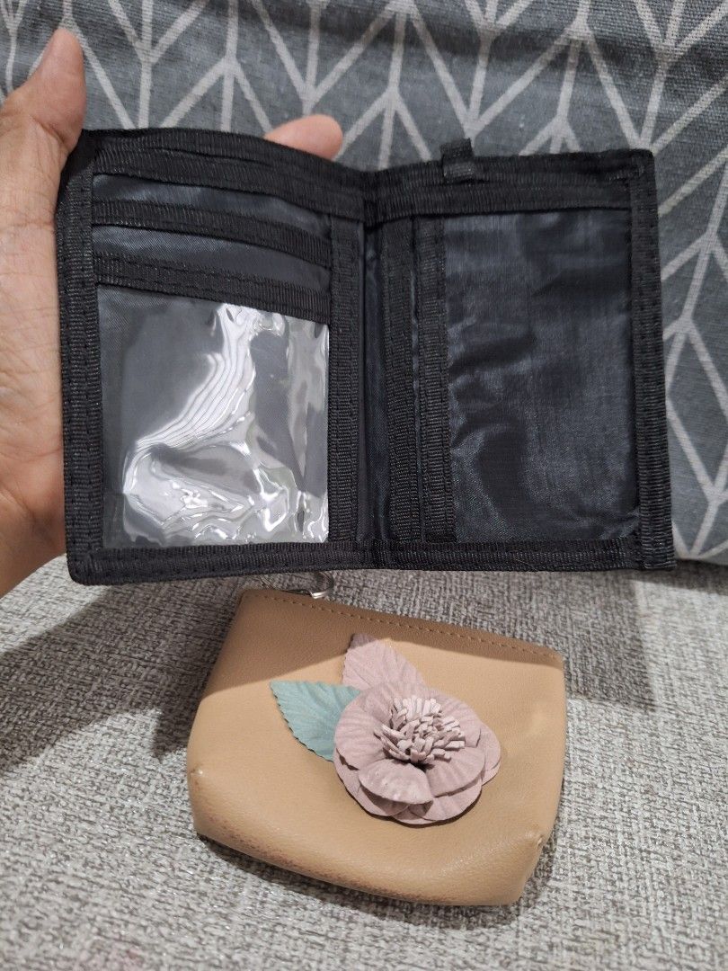Wallet Bundle D (Category: Wallets & Card holders) located in Naga. Submitted by bellebargainbox (Listing ID 1463188177, Image 3). Description: 1 durable and lightweight cardholder plus 1 coin purse.