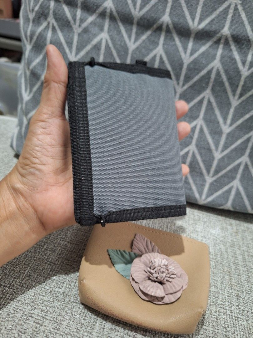 Wallet Bundle D (Category: Wallets & Card holders) located in Naga. Submitted by bellebargainbox (Listing ID 1463188177, Image 2). Description: 1 durable and lightweight cardholder plus 1 coin purse.