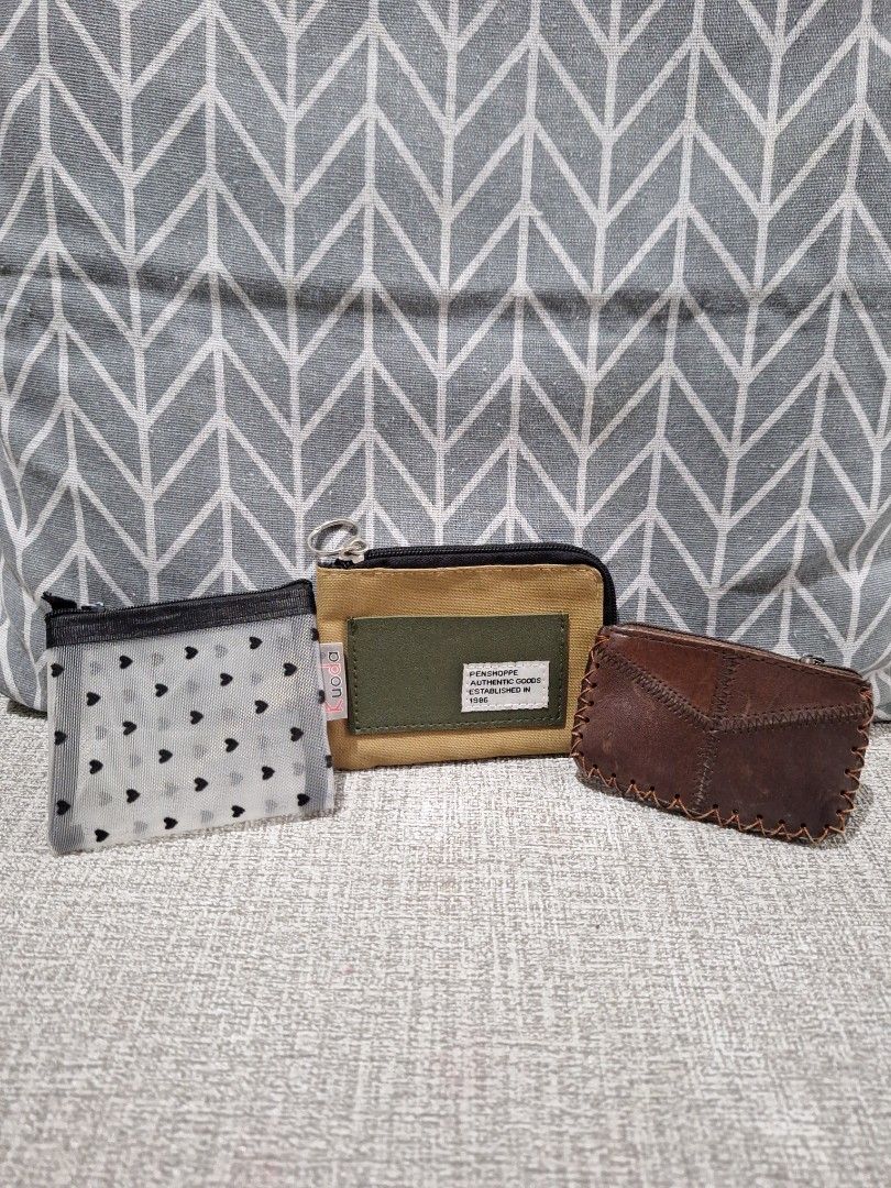 Wallet Bundle E (Category: Purses & Pouches) located in Naga. Submitted by bellebargainbox (Listing ID 1463188971, Image 1). Description: 1 Penshoppe purse 1 see through coinpurse 1 leather coin purse.