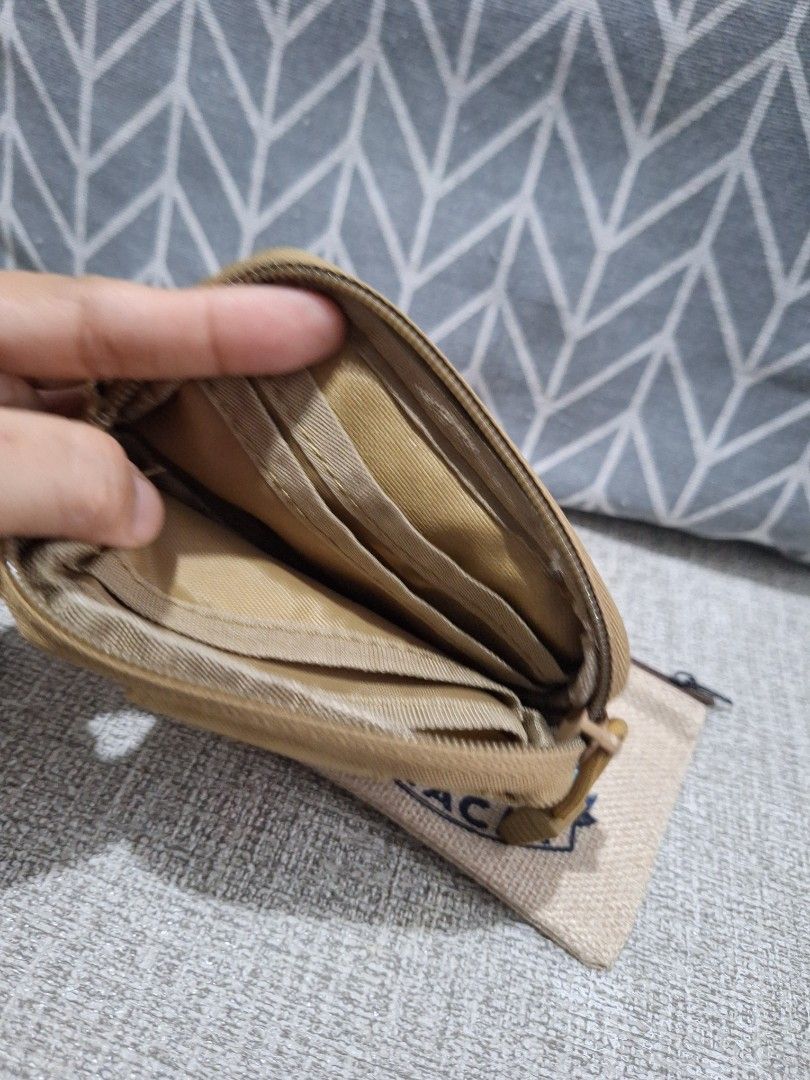 Wallet Bundle F (Category: Purses & Pouches) located in Naga. Submitted by bellebargainbox (Listing ID 1463189618, Image 3). Description: 1 tactical wallet 1 gray pouch 1 native coin purse.