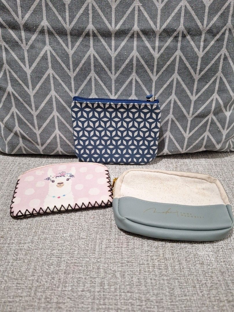 Wallet Bundle I (Category: Purses & Pouches) located in Naga. Submitted by bellebargainbox (Listing ID 1463192152, Image 2). Description: 1 Bench 1 Daiso 1 sturdy coin purse.