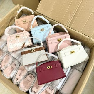 (Category: ) located in . Submitted by mjmbagsandwatches (Listing ID 1463172054, Image 1). Description: .
