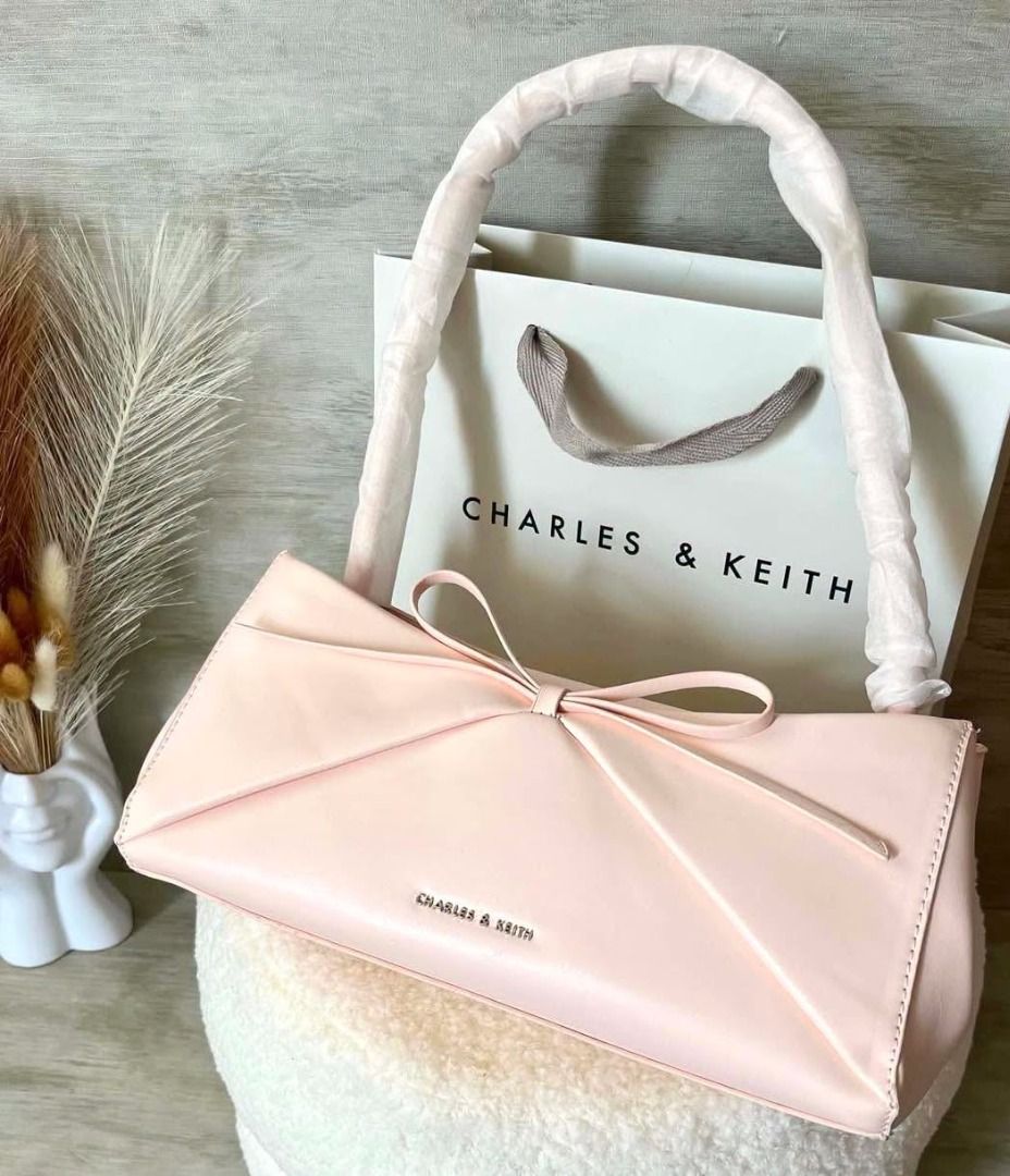 C n K Hazel Bow Panelled Shoulder Bag (Category: Shoulder Bags) located in Quezon City. Submitted by mjmassortedfinds (Listing ID 1463173150, Image 3). Description: C n K Hazel Bow Panelled Shoulder Bag ✅ 1 2 9 9 each +sf ✅ Size: (H)13cm x (W)27cm x (D)7cm ✅ Paperbag Add 9 9 ✅ M P 0 & Brandnew 📸 Actual Pictures Posted 📲 PM for orders and inquiries 📌Pinas Onhand & Ready to Ship 📌We can Ship Nationwide (+SF) 📌No Return, No Exchange 📌If in DOU