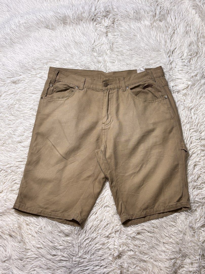 California Cargo Shorts Tan Size 36 (Category: Shorts) located in Catbalogan. Submitted by christopszxc31 (Listing ID 1463278785, Image 2). Description: - Tan cargo shorts from California - Features a convenient side utility pocket - Waistband measures approximately 18 inches across - Inseam measures approximately 11 inches - 33x22 - Ideal for everyday casual wear.