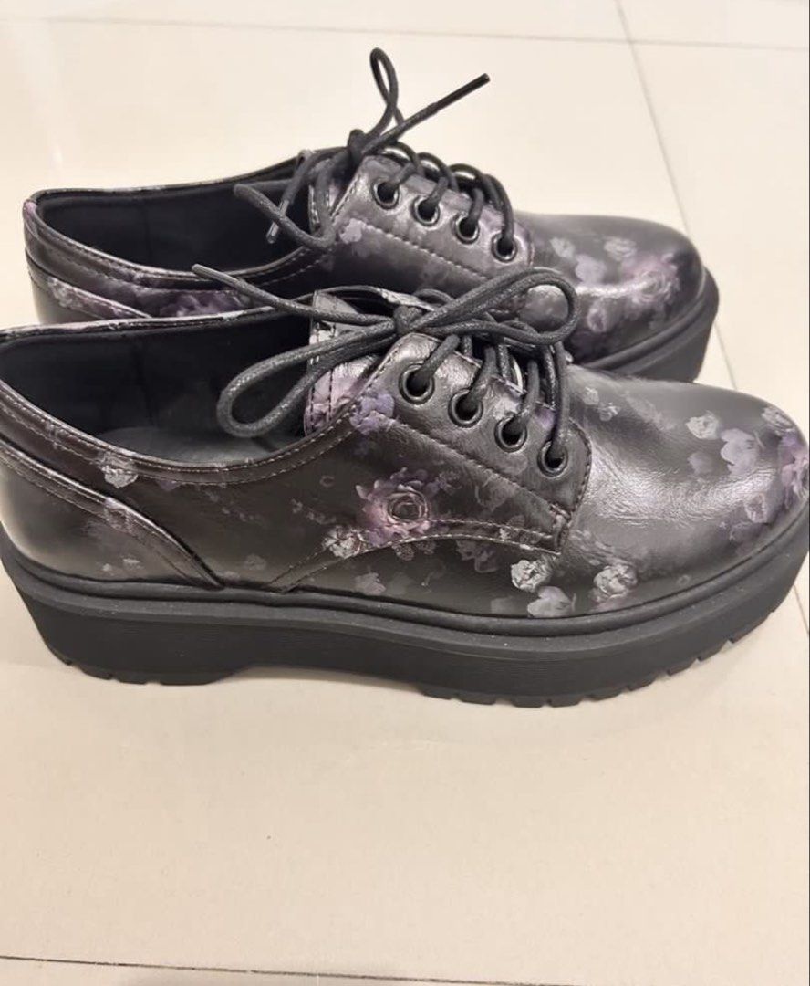 Call It Spring Black Floral Platform Oxford Shoes (Category: Loafers) located in Taguig. Submitted by peanutcoconut (Listing ID 1463281797, Image 2). Description: - Brand: Call It Spring - Type: Black Platform Oxford Shoes - Design: Subtle all-over floral pattern - Closure: Lace-up - Sole: Chunky.