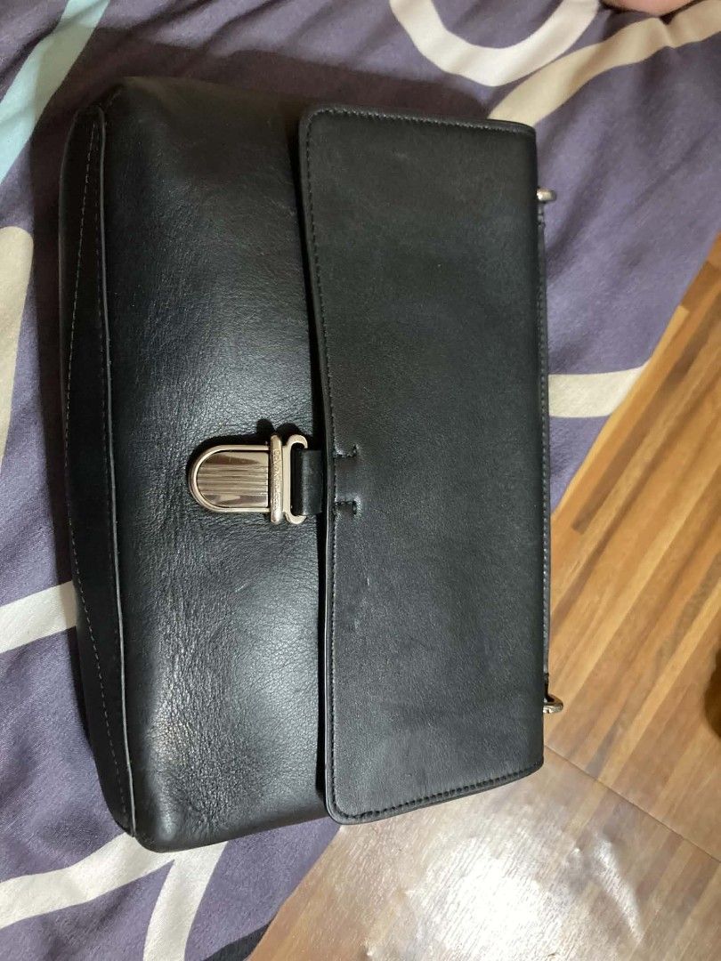 Calvin Klein (Category: Shoulder Bags) located in Manila. Submitted by bhiejoy30 (Listing ID 1463127134, Image 2). Description: Paubos Sale location. Cavite lalamove nearby and ship via J&T.