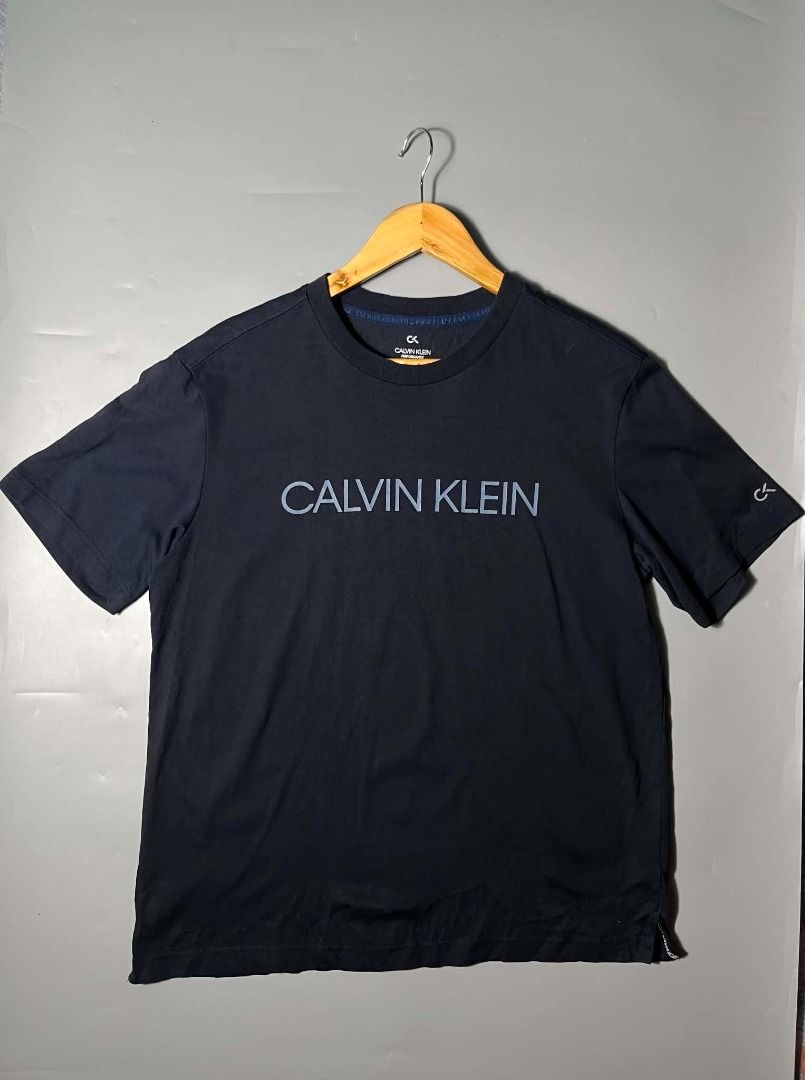 CALVIN KLIEN (Category: Formal Shirts) located in General Santos City (Dadiangas). Submitted by arjay_genita (Listing ID 1463159637, Image 1). Description: Calvin Klien ‼️Size Medium (20/26) ‼️Excellent condition ‼️Color rate 9.5./10 ‼️No issue .