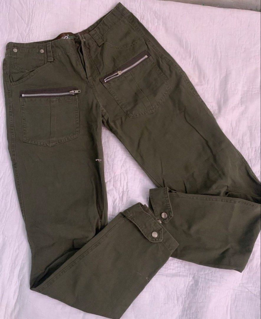 Cargo pants (Category: Jeans) located in Cavite. Submitted by ravencancel (Listing ID 1463254328, Image 1). Description: For 26-28 waistline .