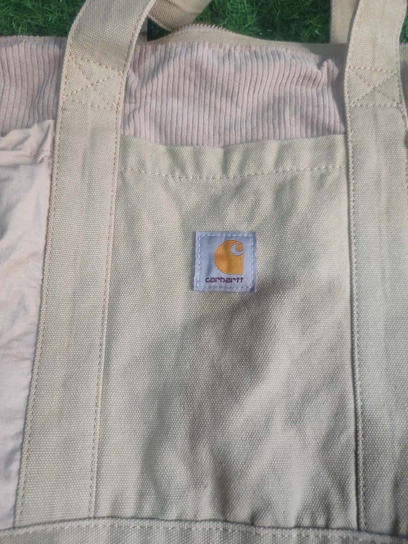 Carhartt delta strap bag (Category: Sling Bags) located in Vinzons. Submitted by khasanche43622 (Listing ID 1463264240, Image 2). Description: Excellent condition No issue No stain.