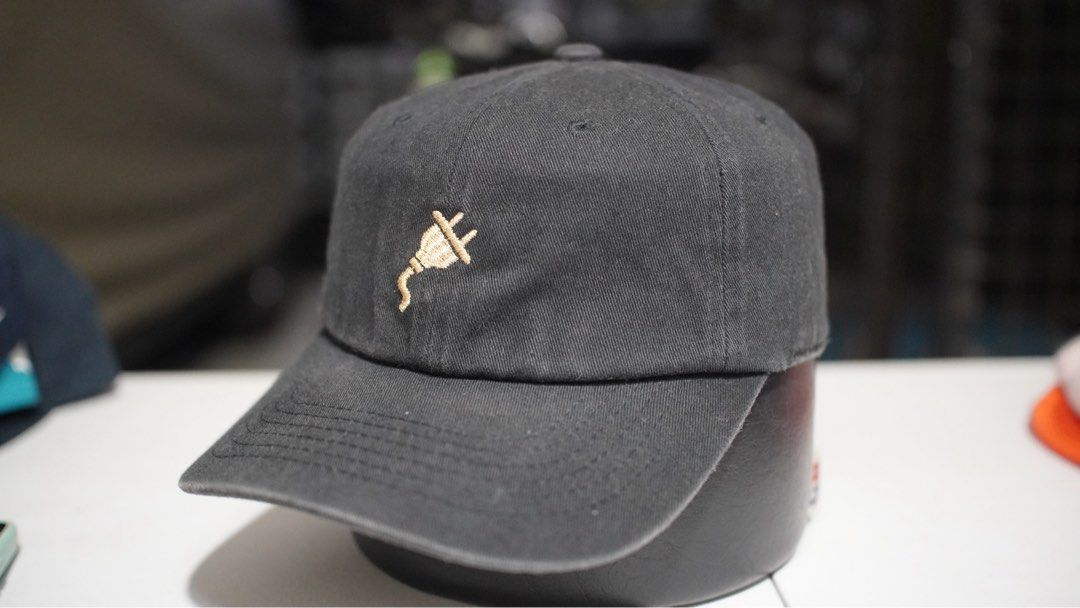 CARTEL ADJUSTABLE (Category: Caps & Hats) located in Butuan. Submitted by 085skatethriftshop (Listing ID 1463186032, Image 1). Description: CARTEL ADJUSTABLE CAP ISSUS FADE.