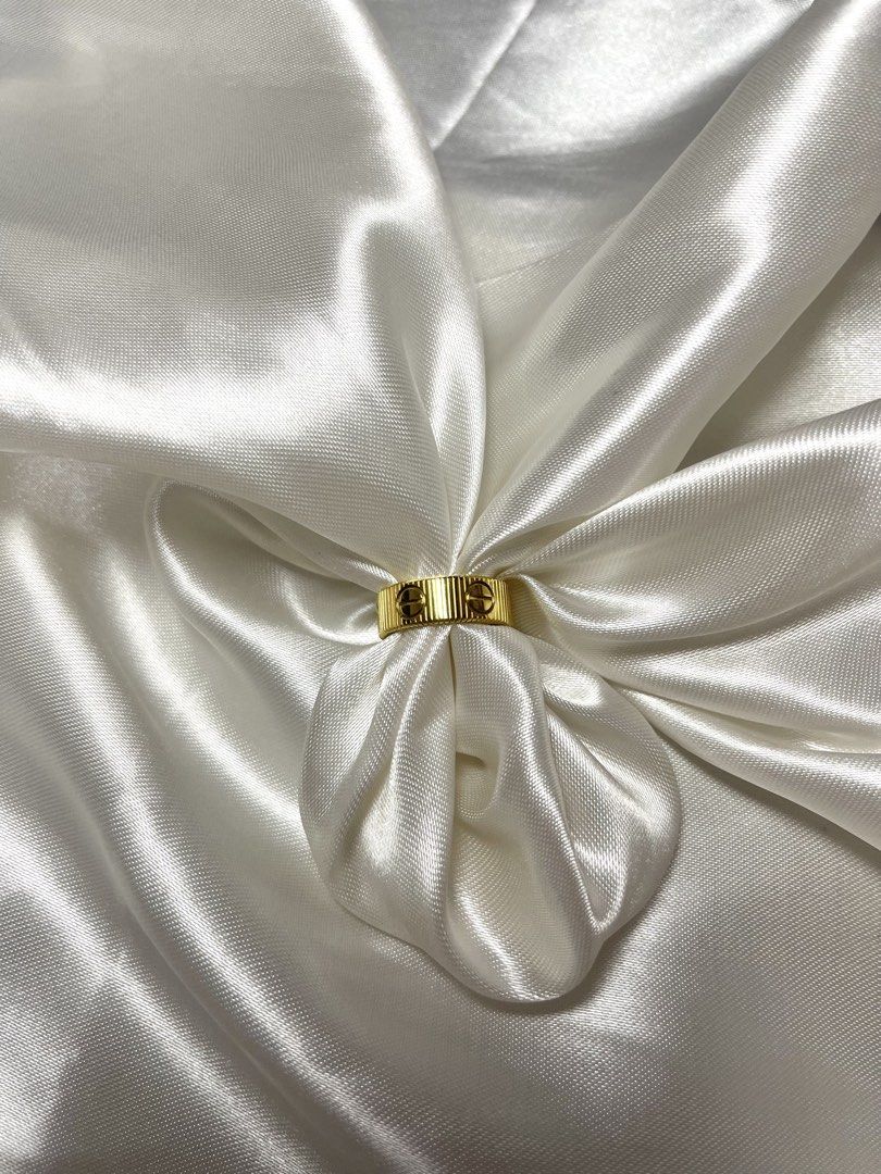 Cartier Love Unlimited Ring (Category: Rings) located in Paranaque City. Submitted by xxrng (Listing ID 1463132362, Image 1). Description: Cartier Love Unlimited Ring Gold Size 6 6mm 1,500 18k gold plated Stainless steel.