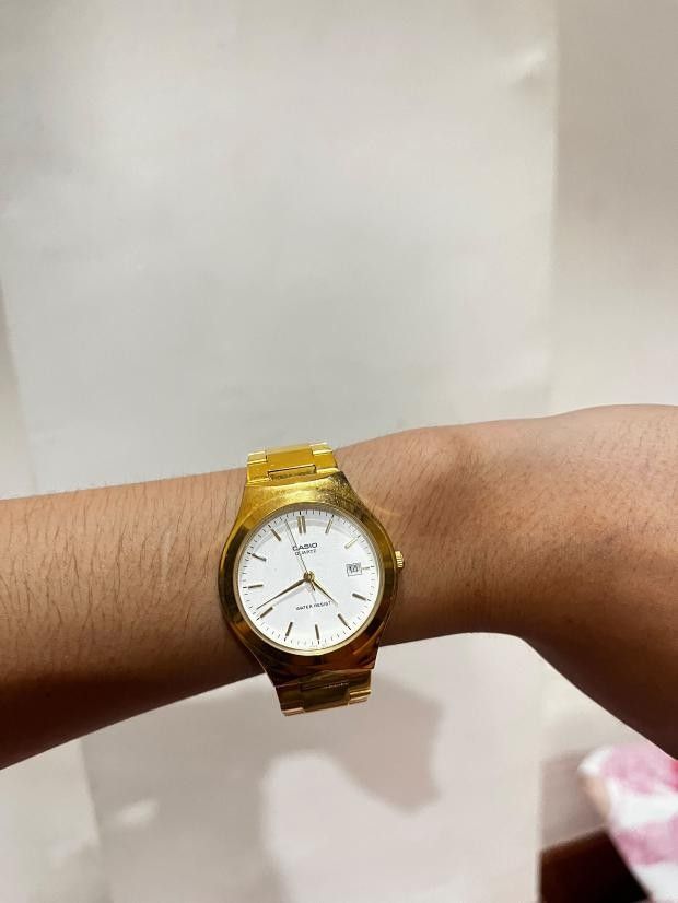 CASIO WATCH (Category: Luxury Watches) located in Abulug. Submitted by real.pcy333 (Listing ID 1463122073, Image 1). Description: LIKE NEW, FEW SCRATCHES ONLY. RFS. TOO GOLD AND SHINY.
