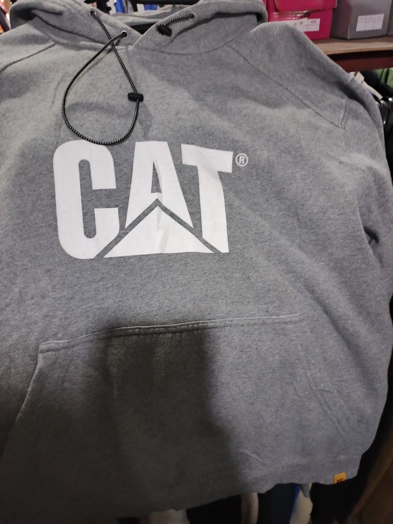 Caterpillar hoddie jacket (Category: Activewear) located in Odiongan. Submitted by thriftngo26 (Listing ID 1463152335, Image 1). Description: .