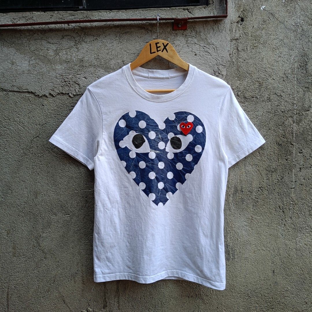 CDG PLAY (Category: Shirts) located in Koronadal. Submitted by thriflex.29 (Listing ID 1463274409, Image 1). Description: CDG PLAY♥️ Size: Small Measurements: Width 18 Length 26 Condition: 9/10 - Excellent Colorate: 9/10 Issue: Print & Cut neck tag Mine: 250.
