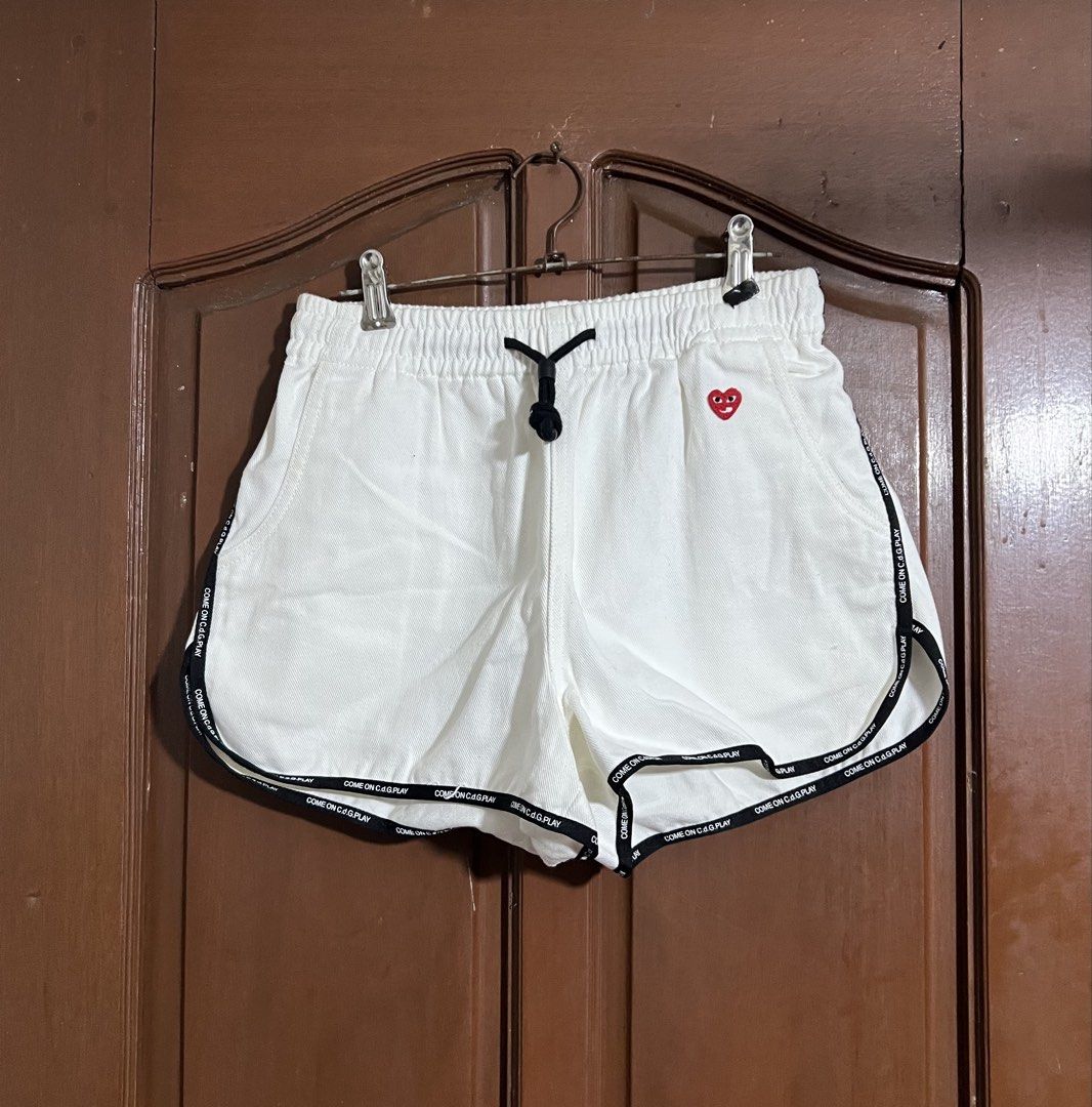 CDG Play White Mini Shorts (Category: Shorts) located in Manila. Submitted by thriftpoint99 (Listing ID 1463262335, Image 1). Description: 26-30x12x12 No issue Need wash only Excellent condition.