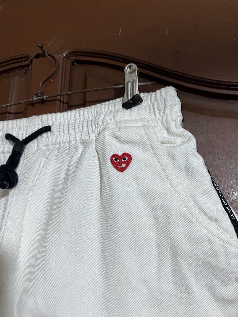 CDG Play White Mini Shorts (Category: Shorts) located in Manila. Submitted by thriftpoint99 (Listing ID 1463262335, Image 2). Description: 26-30x12x12 No issue Need wash only Excellent condition.