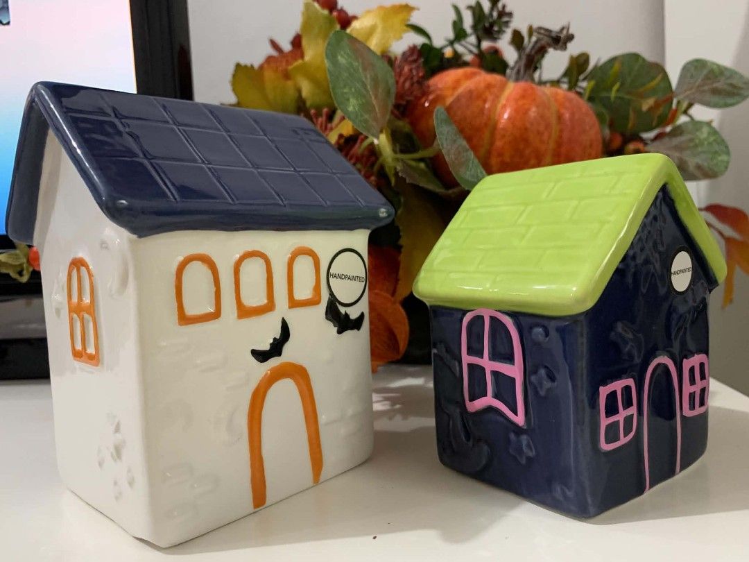 Ceramic Halloween Houses (Category: Other Home Decor) located in Quezon City. Submitted by dfabloveverything (Listing ID 1463301338, Image 2). Description: set of 2pcs - 450 ceramic material.