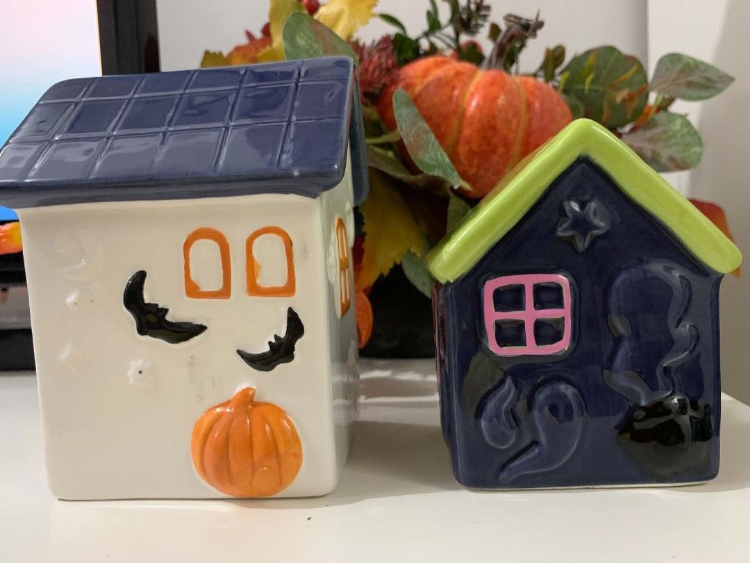 Ceramic Halloween Houses (Category: Other Home Decor) located in Quezon City. Submitted by dfabloveverything (Listing ID 1463301338, Image 3). Description: set of 2pcs - 450 ceramic material.