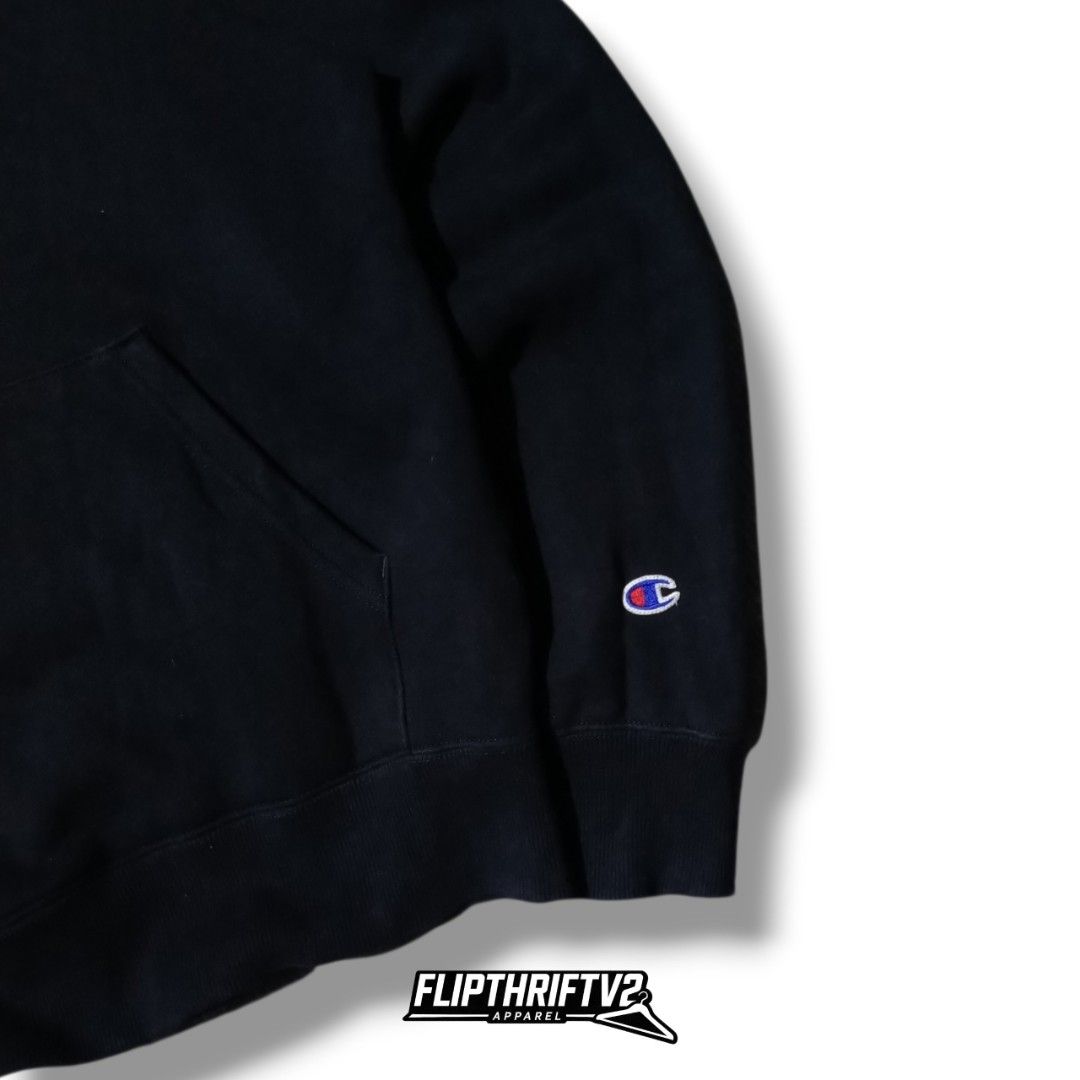 Champion basic logo hoodie (Category: Coats, Jackets and Outerwear) located in San Jose del Monte. Submitted by jmpladero (Listing ID 1463129880, Image 2). Description: 💎 Champion basic logo hoodie Condition: Excellent Condition Size: Large on tag (fit small to medium) Color Rate: 9.7/10 Issue: Sign of usage only Color may vary to lighting Width 22 Length 25 Mine 449 ⚠️ Flaker will be posted.