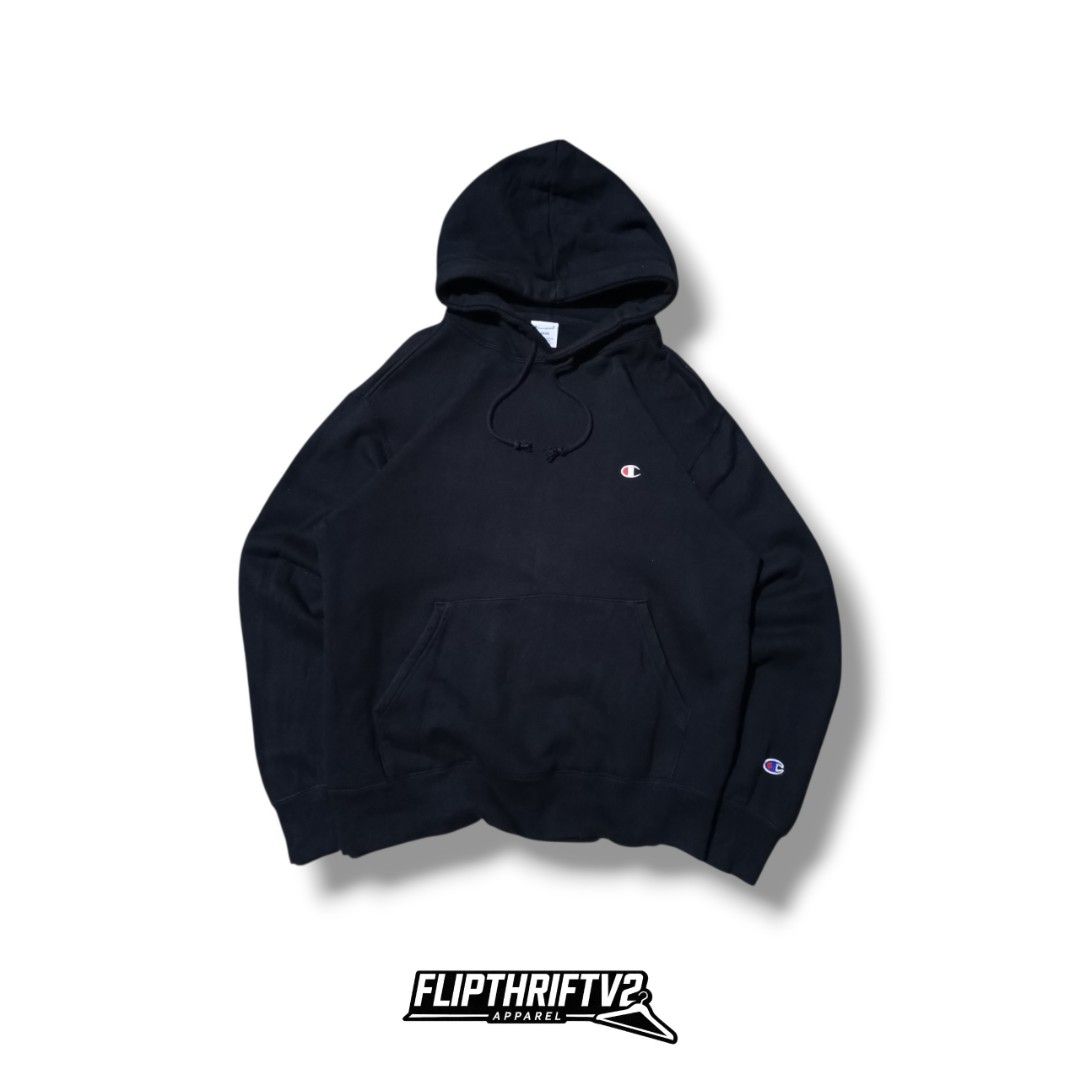 Champion basic logo hoodie (Category: Coats, Jackets and Outerwear) located in San Jose del Monte. Submitted by jmpladero (Listing ID 1463129880, Image 1). Description: 💎 Champion basic logo hoodie Condition: Excellent Condition Size: Large on tag (fit small to medium) Color Rate: 9.7/10 Issue: Sign of usage only Color may vary to lighting Width 22 Length 25 Mine 449 ⚠️ Flaker will be posted.