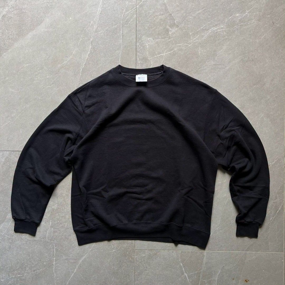 Champion Crewneck (Category: Coats, Jackets and Outerwear) located in Manila. Submitted by ayskrim_ (Listing ID 1463263355, Image 1). Description: Dimes: XL Gray: 25x27 Black: 25x27 800 each!!.