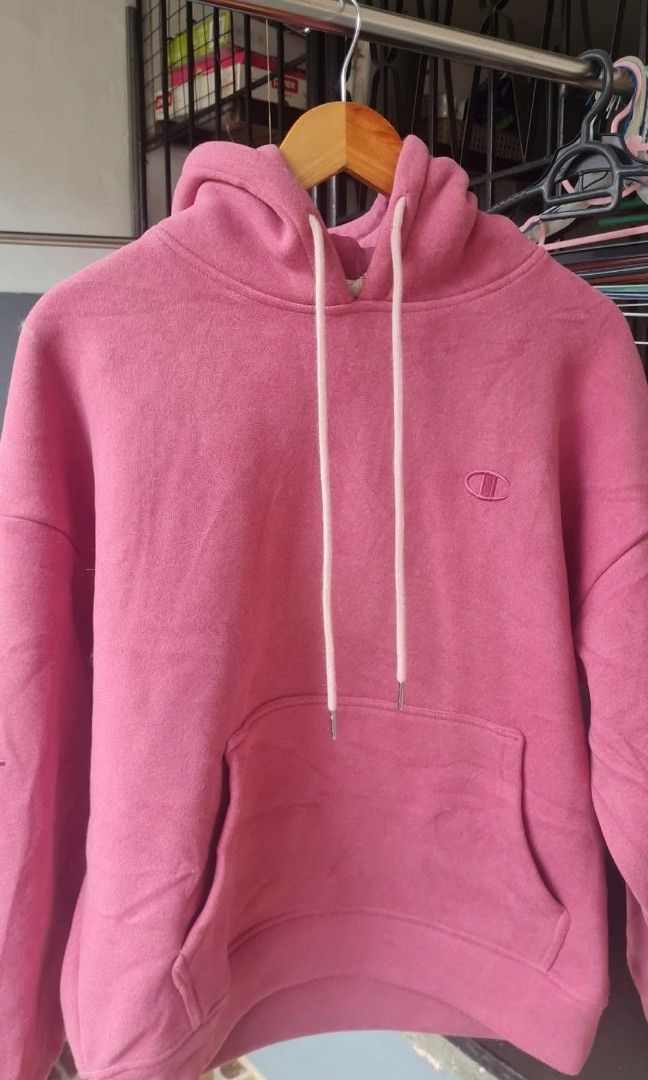 Champion Hoodie (Category: Coats, Jackets and Outerwear) located in Pasay City. Submitted by happywater.9e9c95 (Listing ID 1463231209, Image 1). Description: 550+SF VIA JNT.