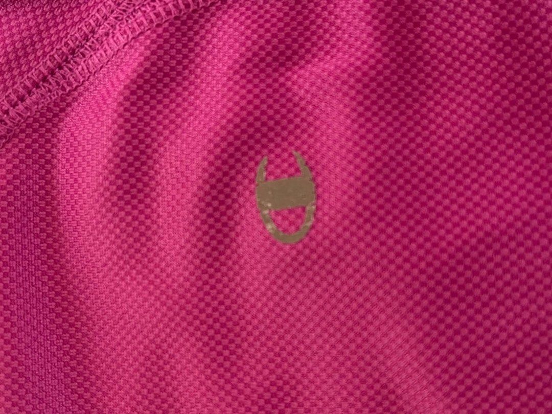 Champion Pink Athletic T-Shirt (Category: Activewear) located in Valenzuela. Submitted by geljho16 (Listing ID 1463197718, Image 3). Description: - Pink Champion t-shirt - Short sleeves, V-neck design - Perfect for workouts or casual outings - Lightweight and breathable fabric ⛔️ issue sign of usage / stain at the last pic 📸 - 17 width x 24 Length.